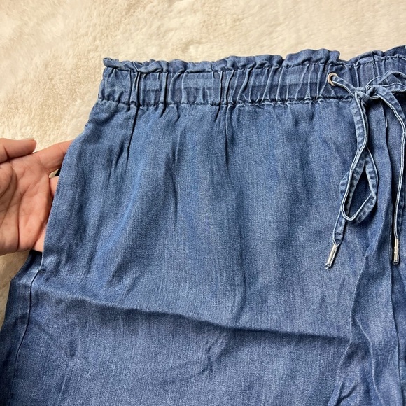 NWT Anne Klein Drawstring Chambray Shorts Size Medium - Picture 10 of 15